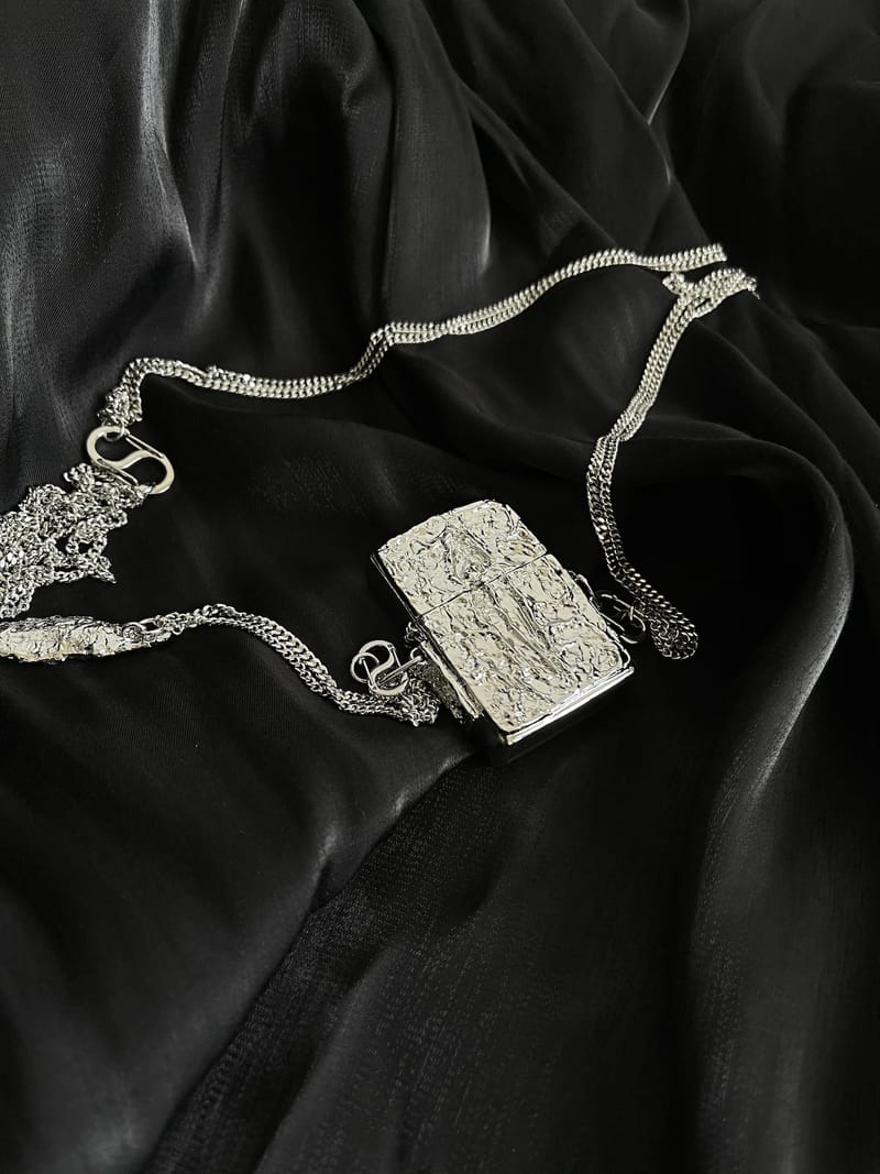 Empress 47 x ZIPPO 推出联名挂链打火机| Hypebeast