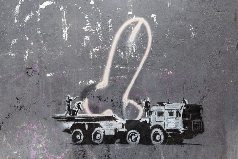 Banksy 证实亲赴乌克兰基辅等城市创作7 幅壁画| Hypebeast