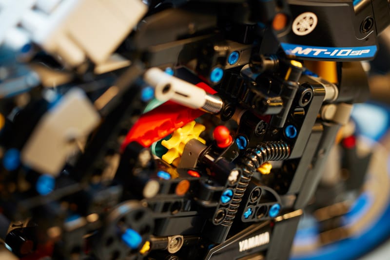 LEGO® 机械组推出全新YAMAHA MT-10 SP 套装| Hypebeast