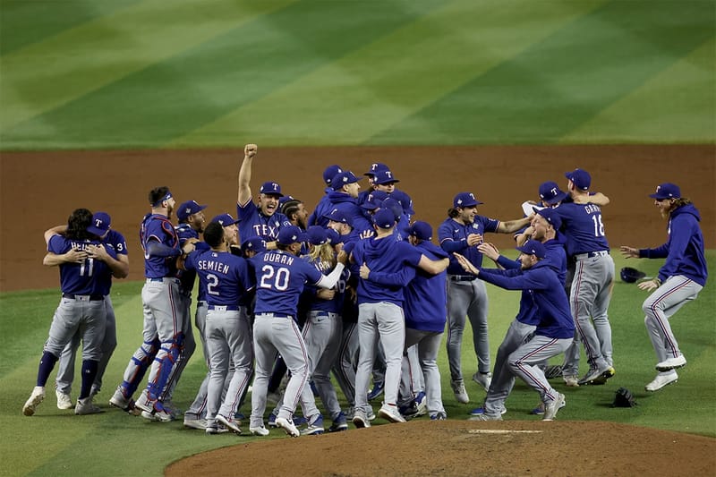 终结62 年冠军荒！Texas Rangers 5：0 完封Arizona Diamondbacks 首获