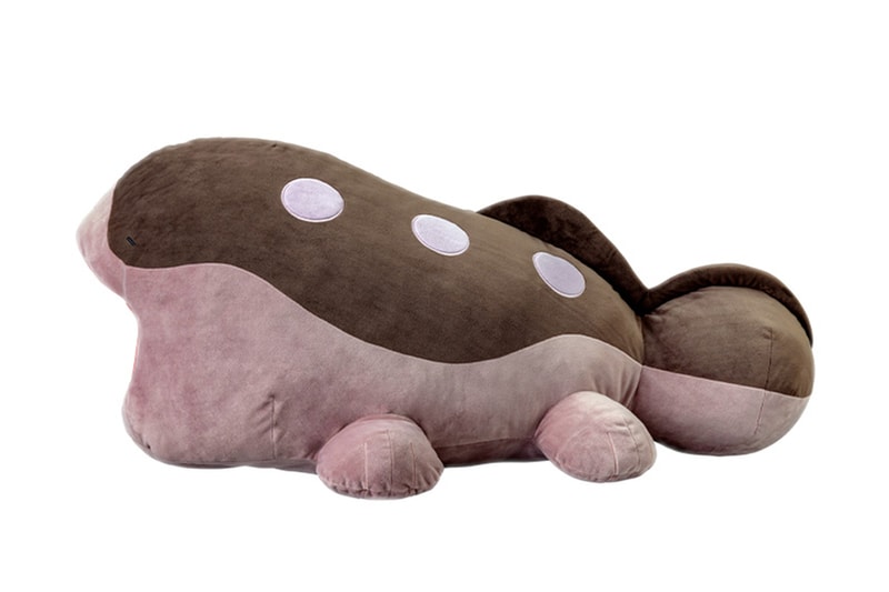 Takara Tomy 推出人气 Pokémon「土王 Clodsire」毛绒布偶 | Hypebeast