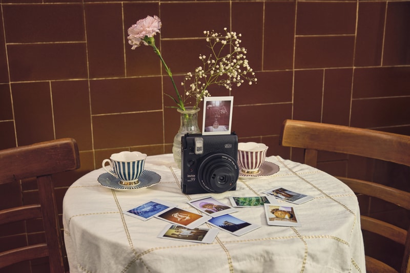 Fujifilm 推出全新即影即有相机 instax mini 99 | Hypebeast