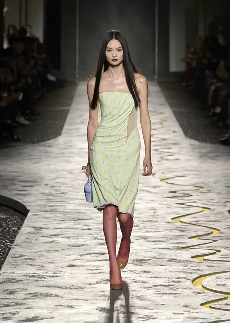 Versace 发布 2025 春夏系列大秀 | Hypebeast