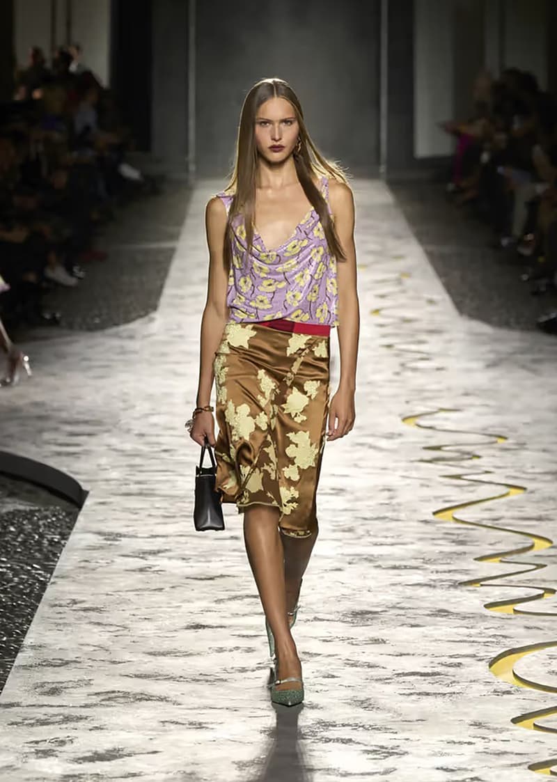 Versace 发布 2025 春夏系列大秀 | Hypebeast