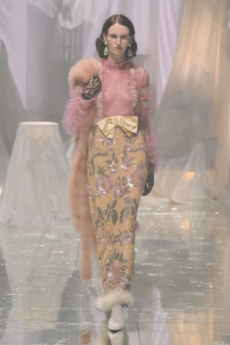 VALENTINO 2025 春夏系列大秀登场 | Hypebeast