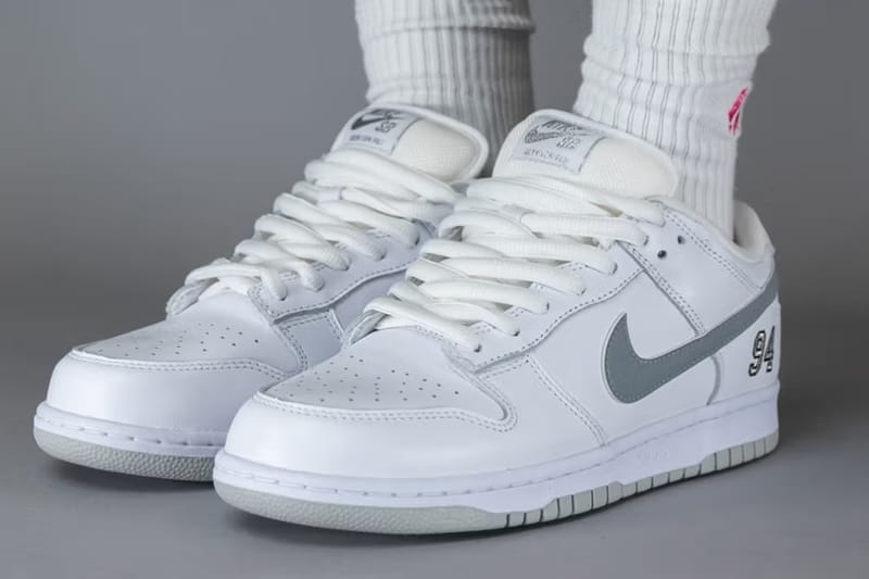 Supreme x Nike SB Dunk Low「White」最新联名配色率先亮相| Hypebeast
