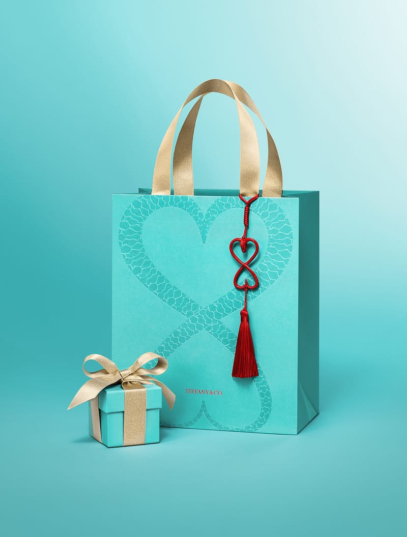 Tiffany & Co. 携手艺术家Oscar Wang 王令尘共贺蛇年新禧| Hypebeast