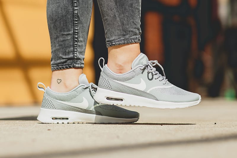 nike air max thea grey white