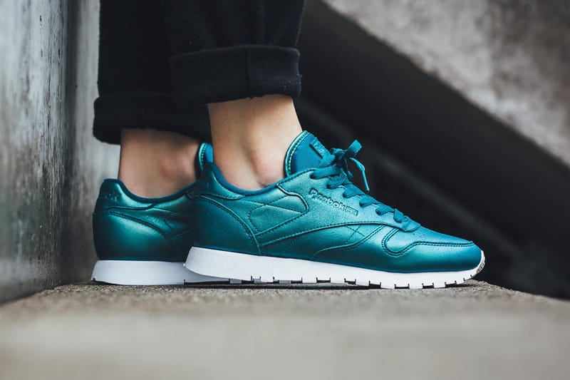 Reebok classic leather pearlized on sale