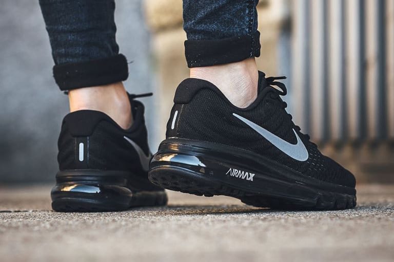 nike air max 2017 black white