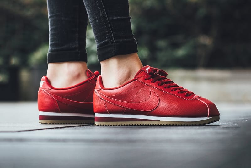 nike cortez gym red