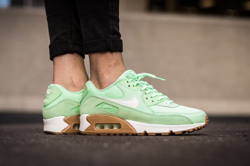 mint green nike air max 90