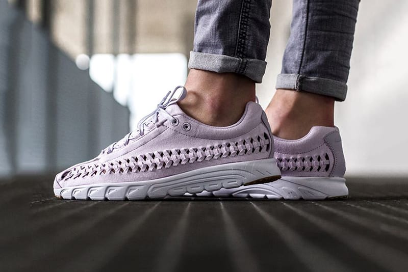 nike mayfly woven sneakers