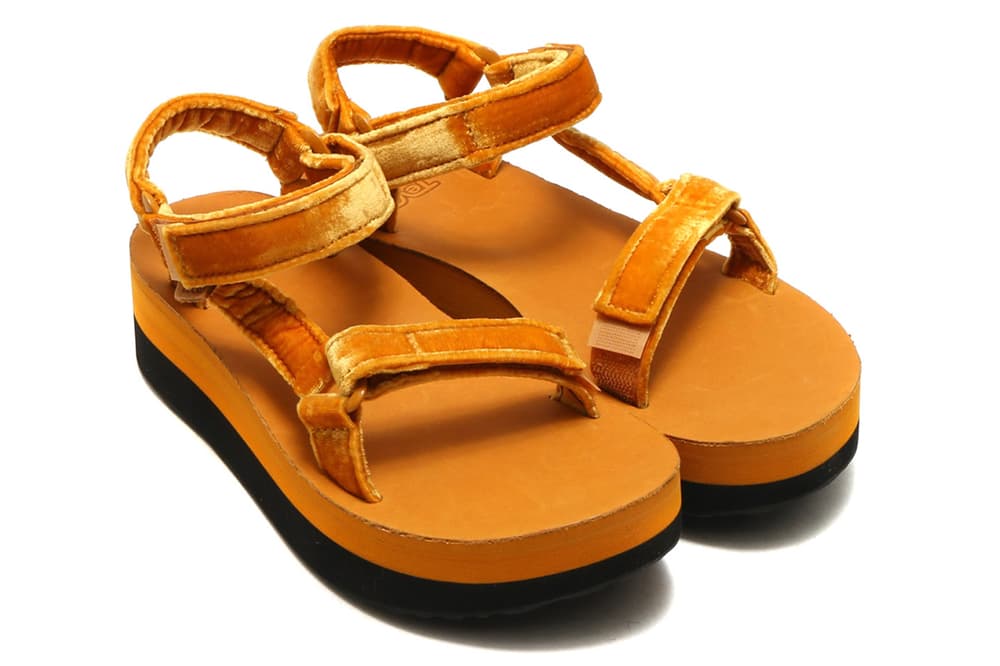 wide clogs with arch support