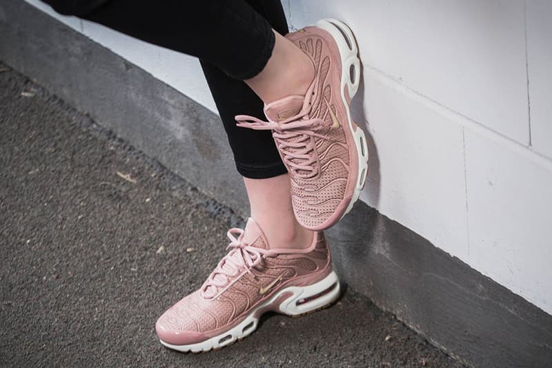air max plus in pink