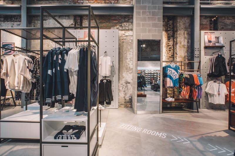 adidas fashion outlet chicago