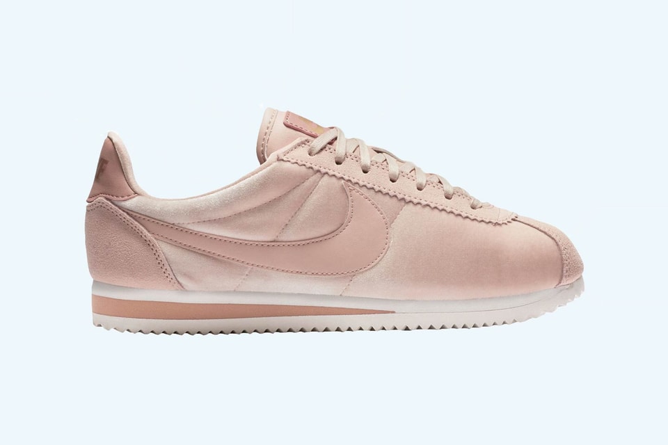 beige cortez nike