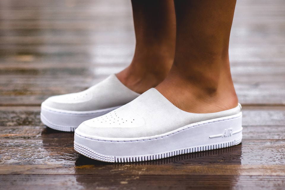 nike slip on mule