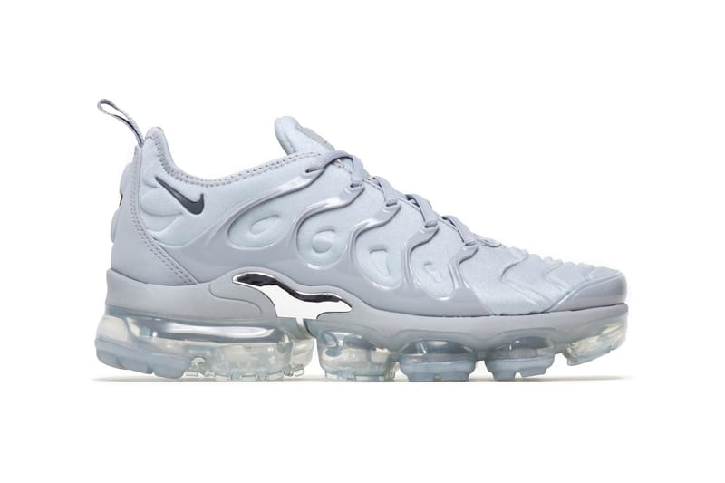 Nike grey air vapormax best sale plus trainers