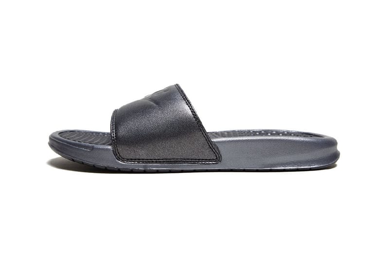 Nike benassi slip womens on sale black