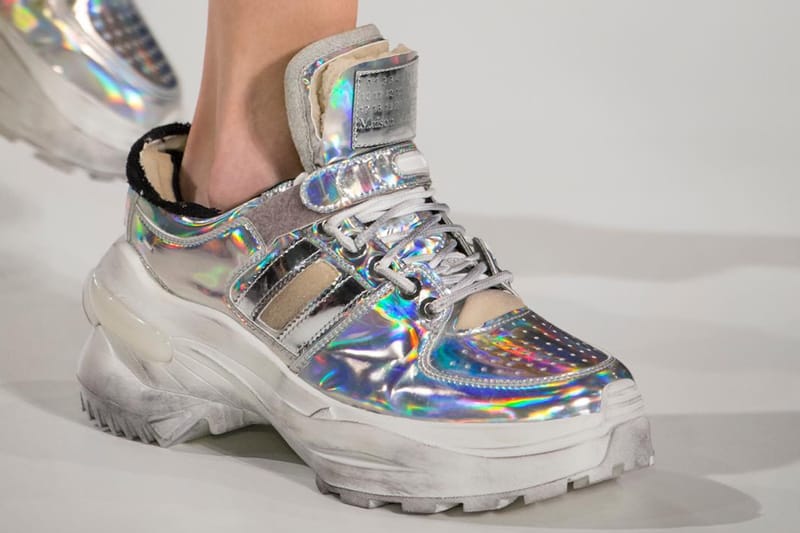 Metallic shoes store trend 2018