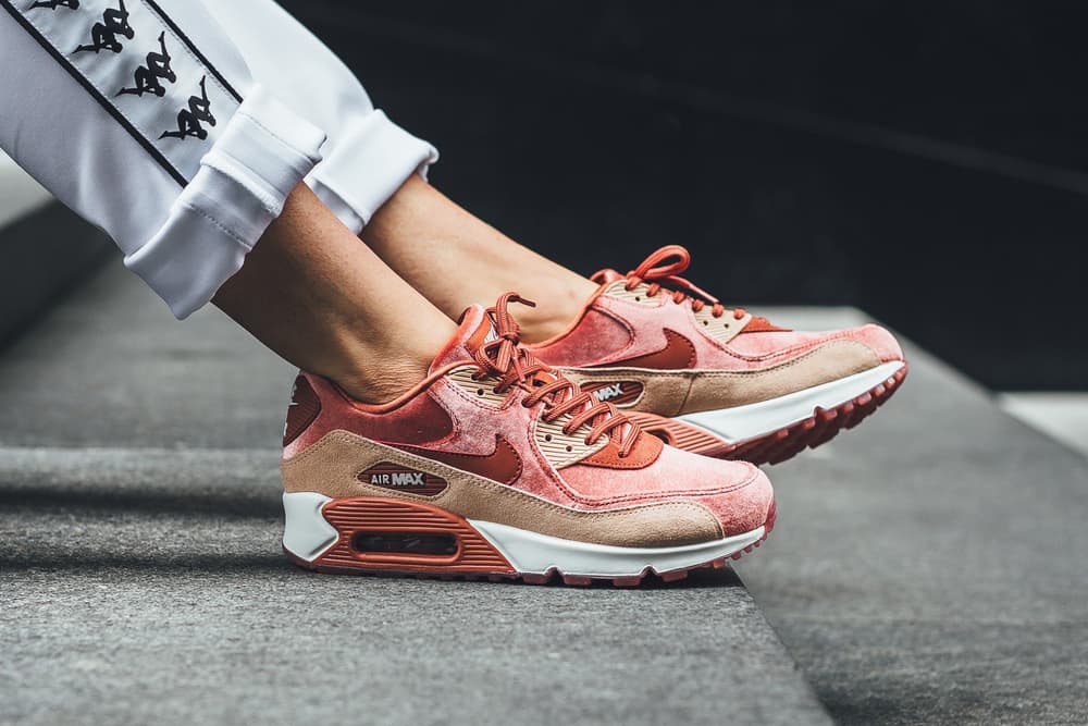 dusty peach air max