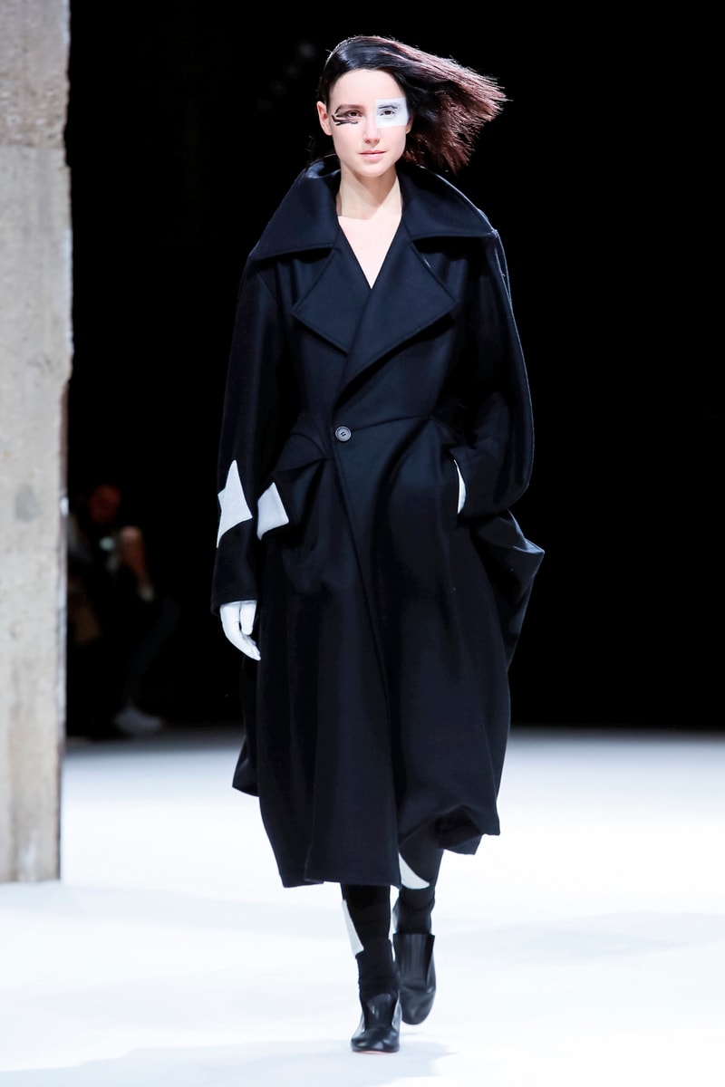 Yohji Yamamoto's Fall/Winter 2018 Show at PFW | Hypebae