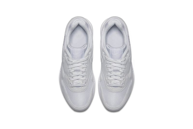 Nike air max on sale 1 triple white