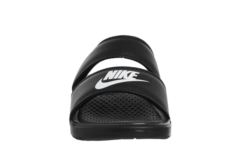 Nike benassi best sale slides double strap