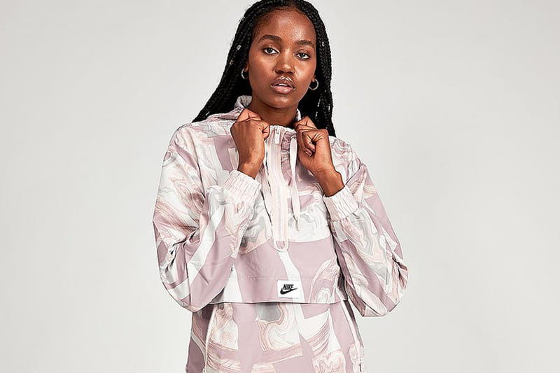 Nike windrunner cheap jacket women's pink