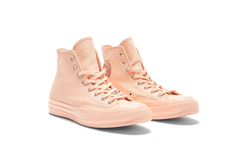Pale outlet coral converse