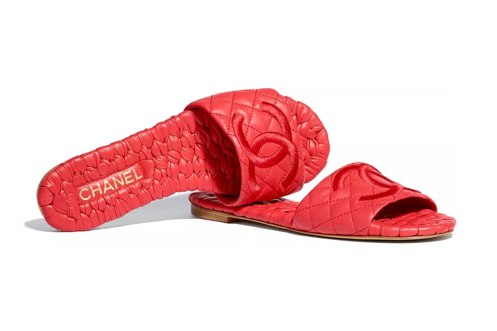 chanel black quilted slides