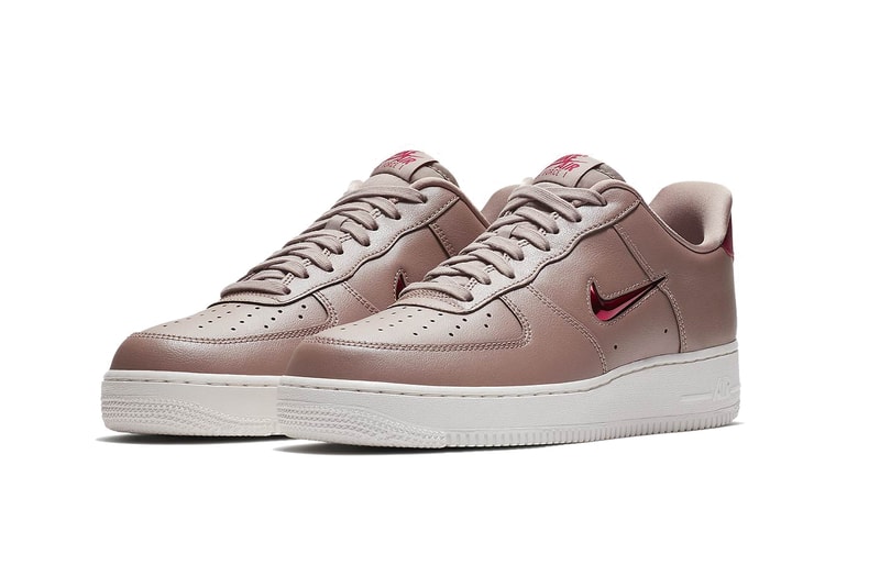 Nike air force outlet 1 rose gold swoosh