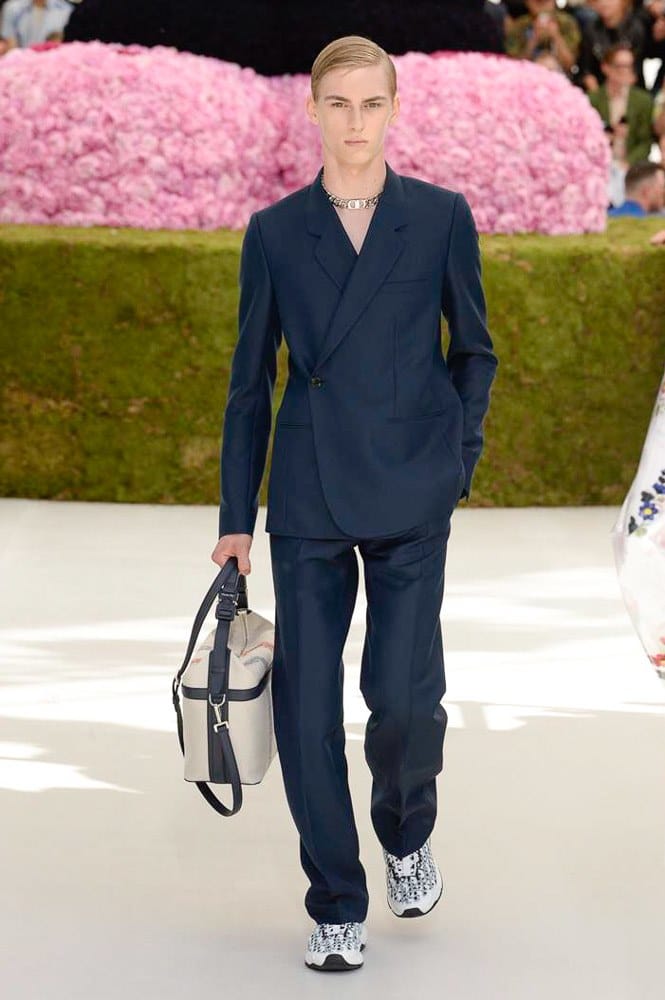 Kim Jones Debuts Dior Homme SS19 Runway Show Hypebae