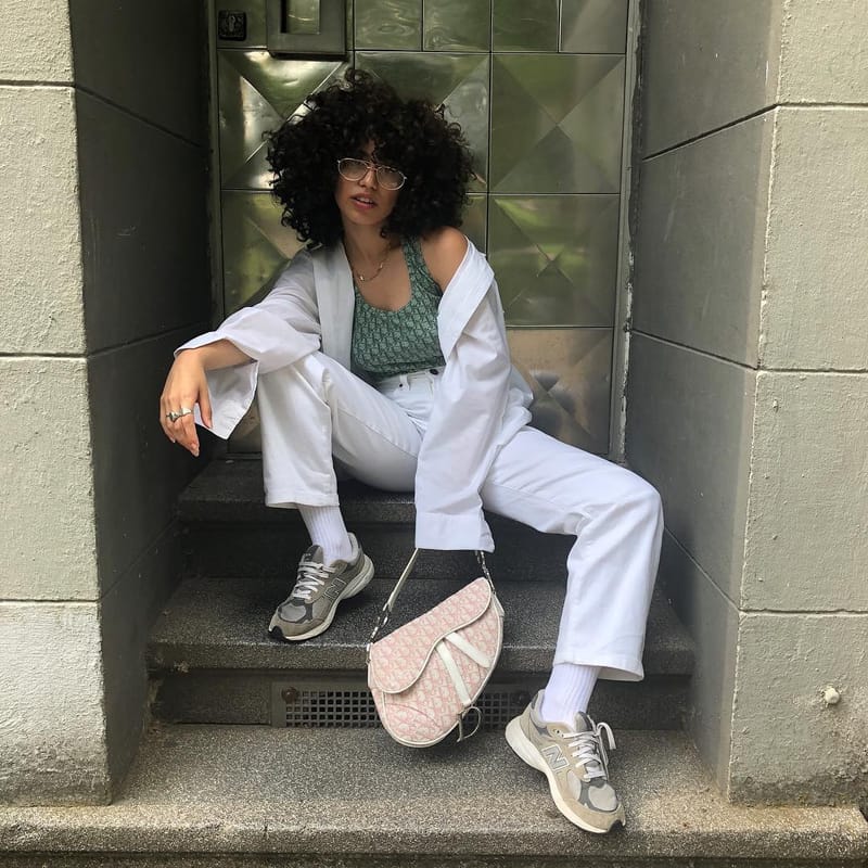 White sneakers shop outfit 2018