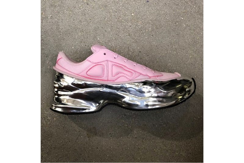 Raf simons ozweego pink 2024 chrome