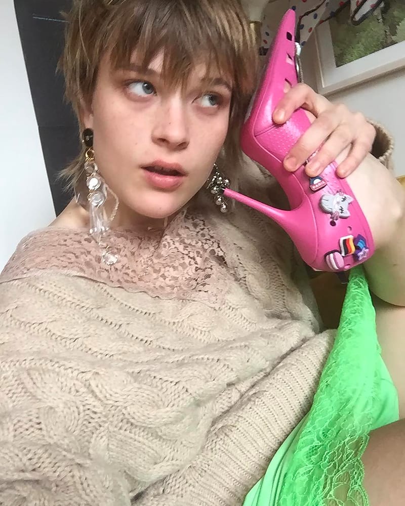 Pink balenciaga outlet crocs