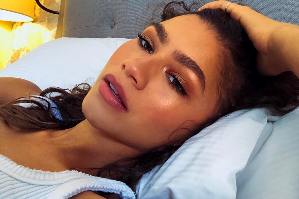 How to Recreate Zendaya's Sunset Eyes Makeup Hypebae