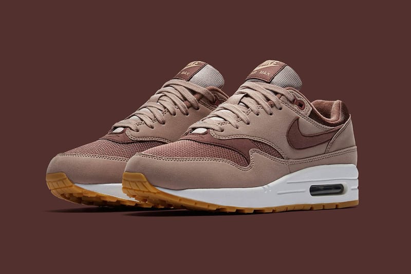 Nike women's air max 90 taupe/white/gum best sale