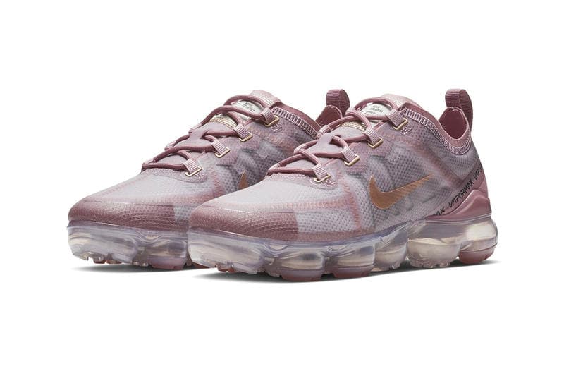 nike vapor max light pink