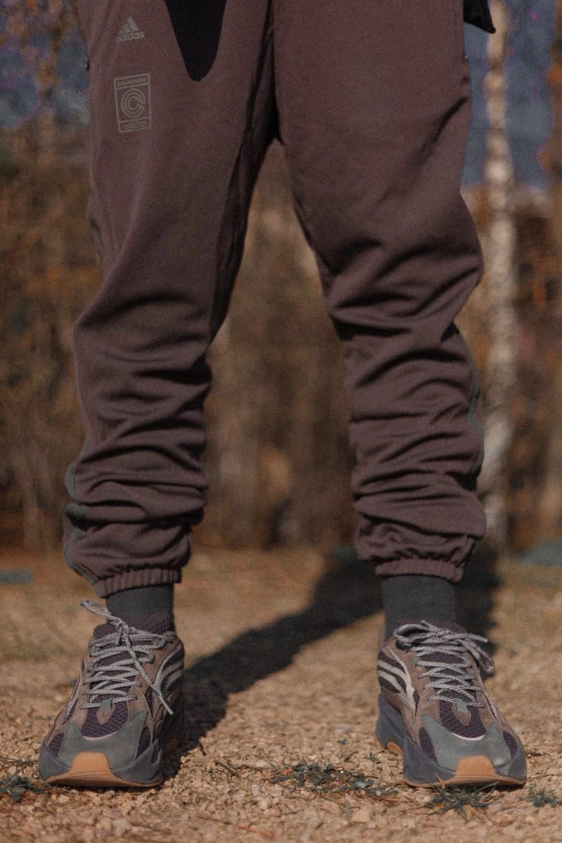 Yeezy boost 700 cheap v2 geode on feet