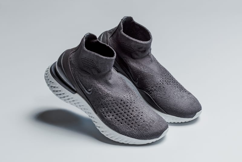 Nike rise cheap react flyknit grey