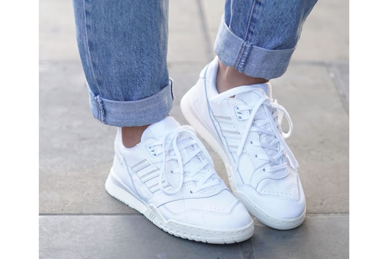 Adidas ar trainer online white