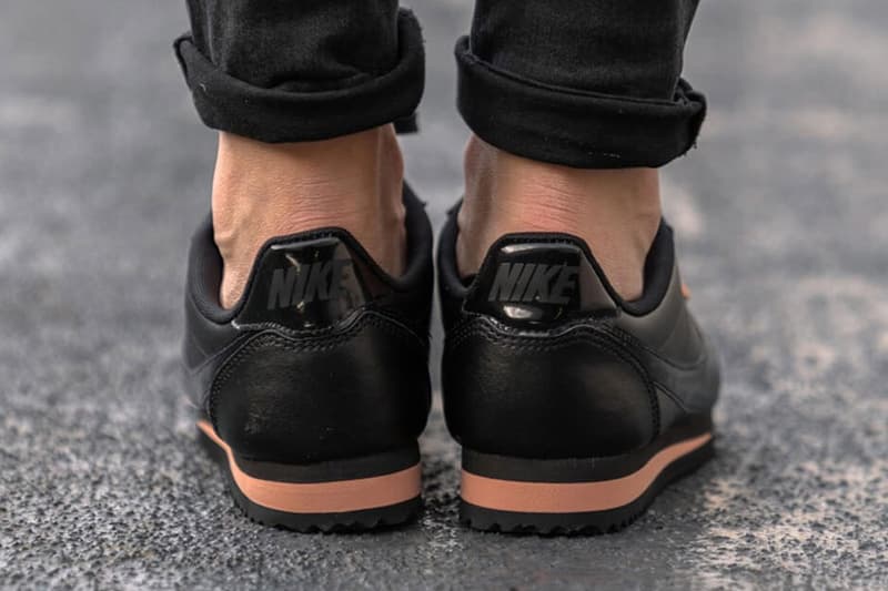 black and rose gold nikes womens