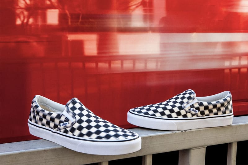 Vans slip on deals checkerboard blurred