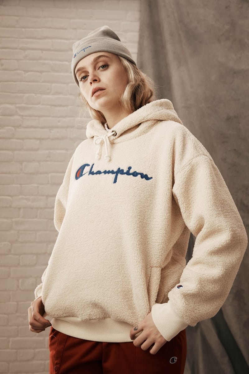 Champion sweater cream on sale 2019