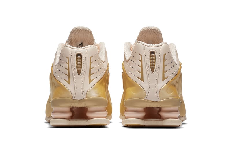 Nike shox 2024 rose gold