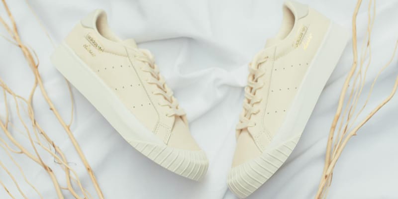 Adidas everyn white best sale