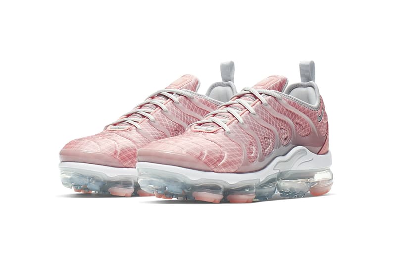 vapormax plus bleached coral