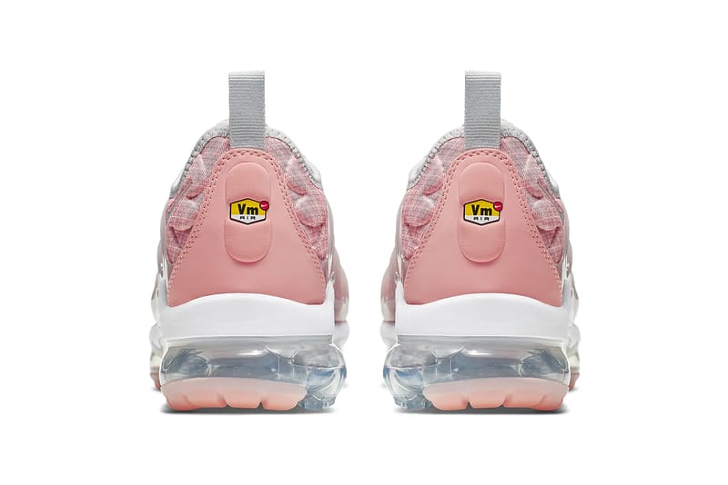 Nike air vapormax deals plus women's 2019